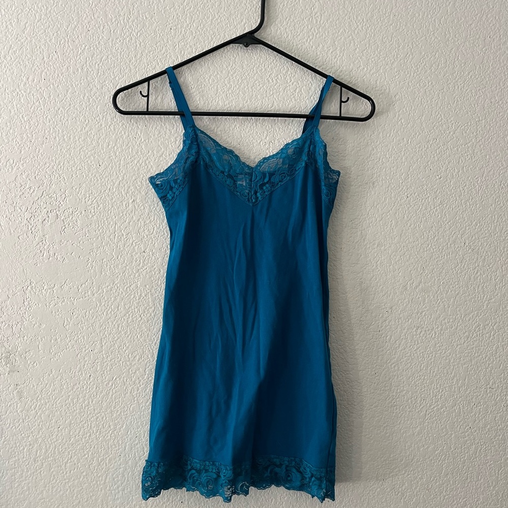 turquoise lace tank